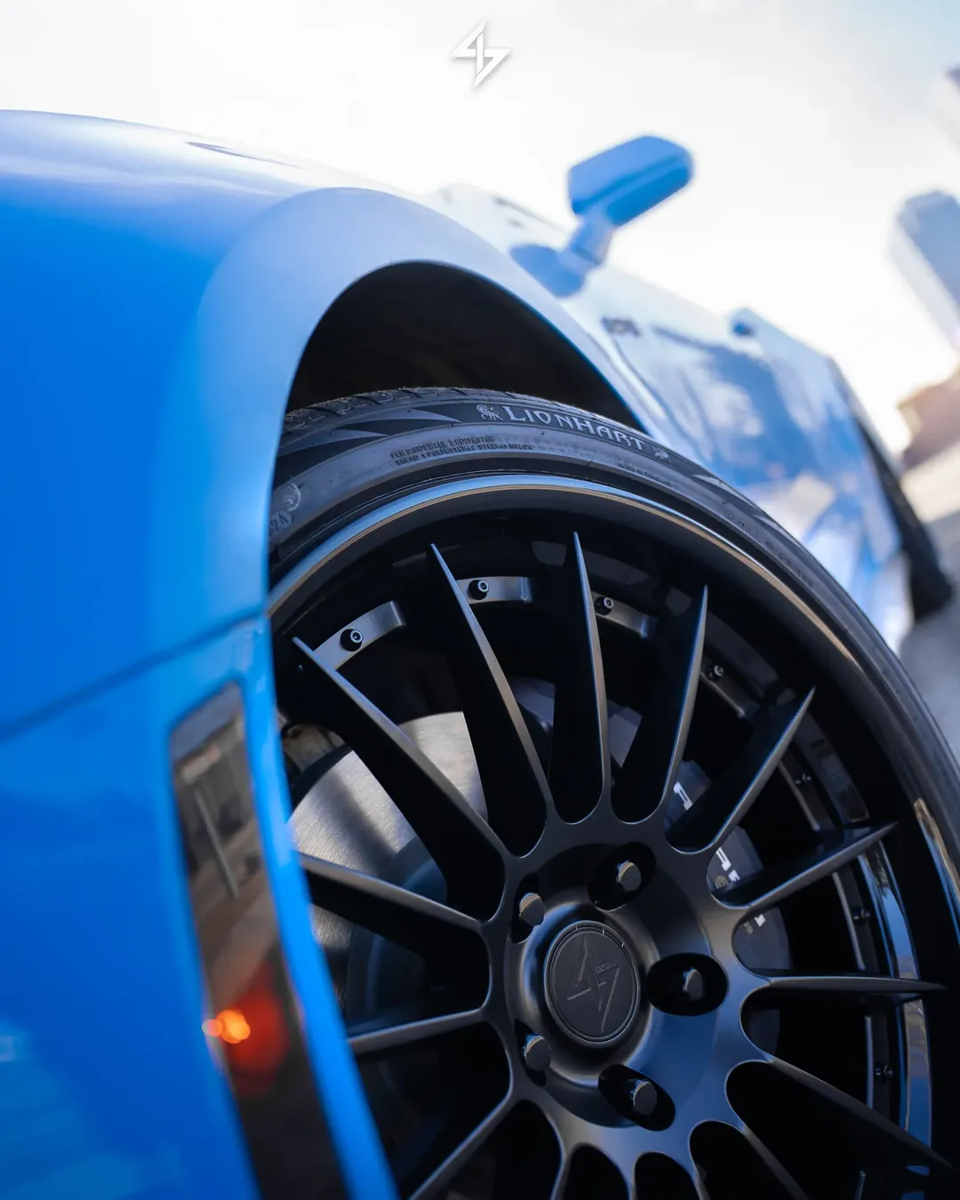 Roues Sentali Corsa sur le véhicule d'un client
