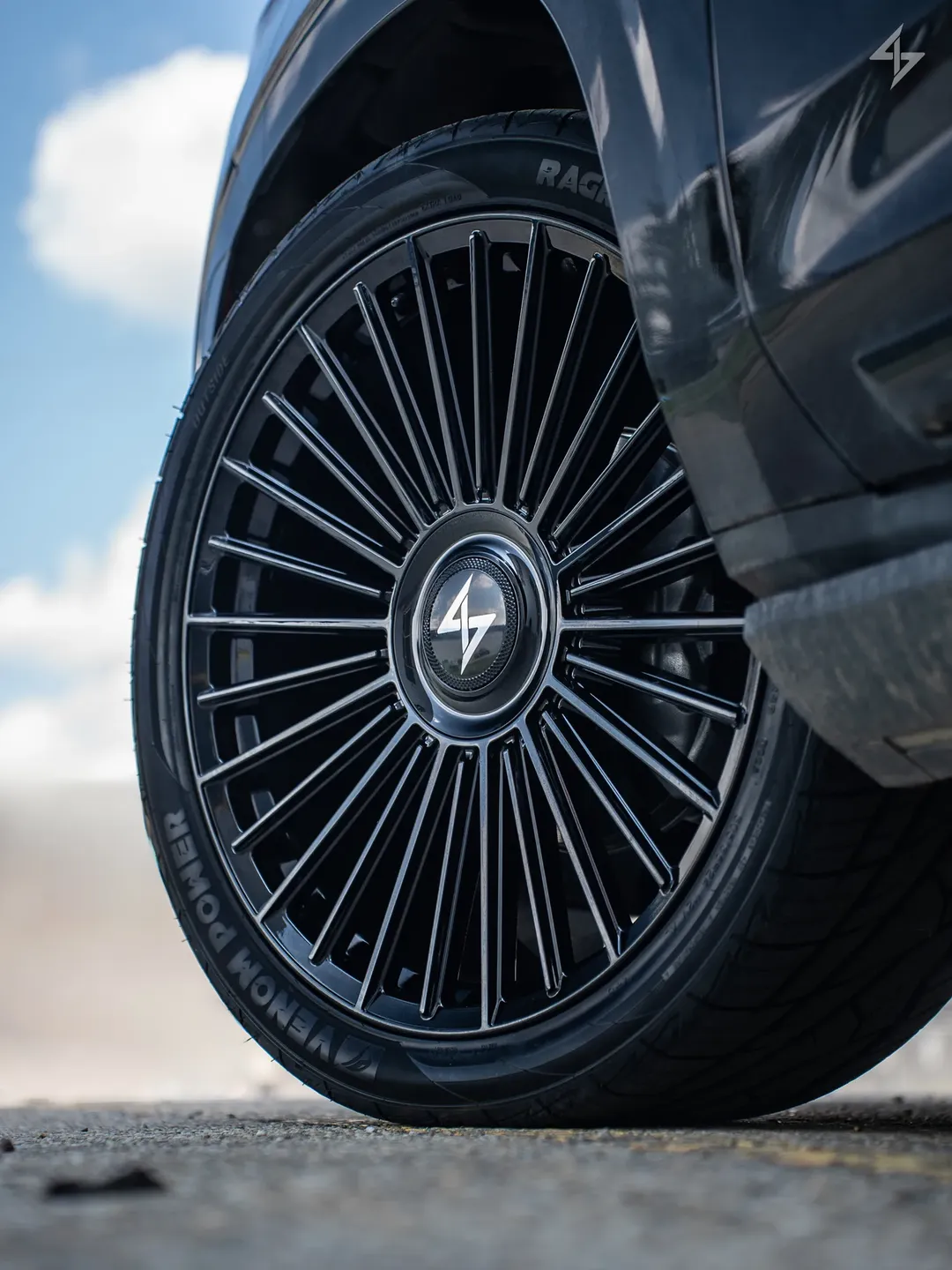 Roues Sentali Spectre sur le véhicule d'un client