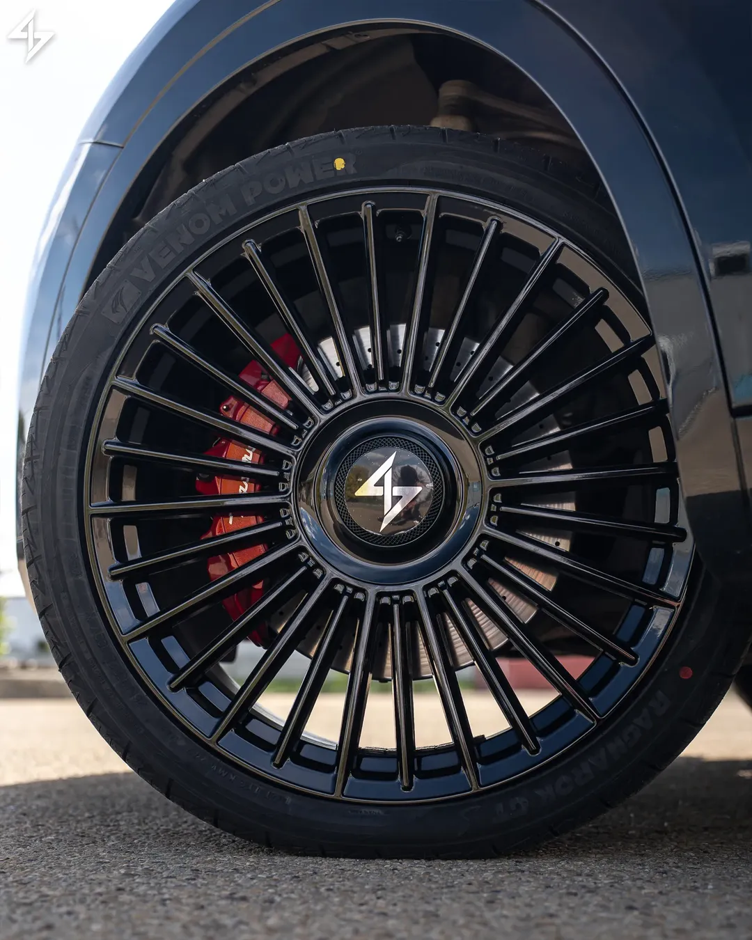 Roues Sentali Spectre sur le véhicule d'un client