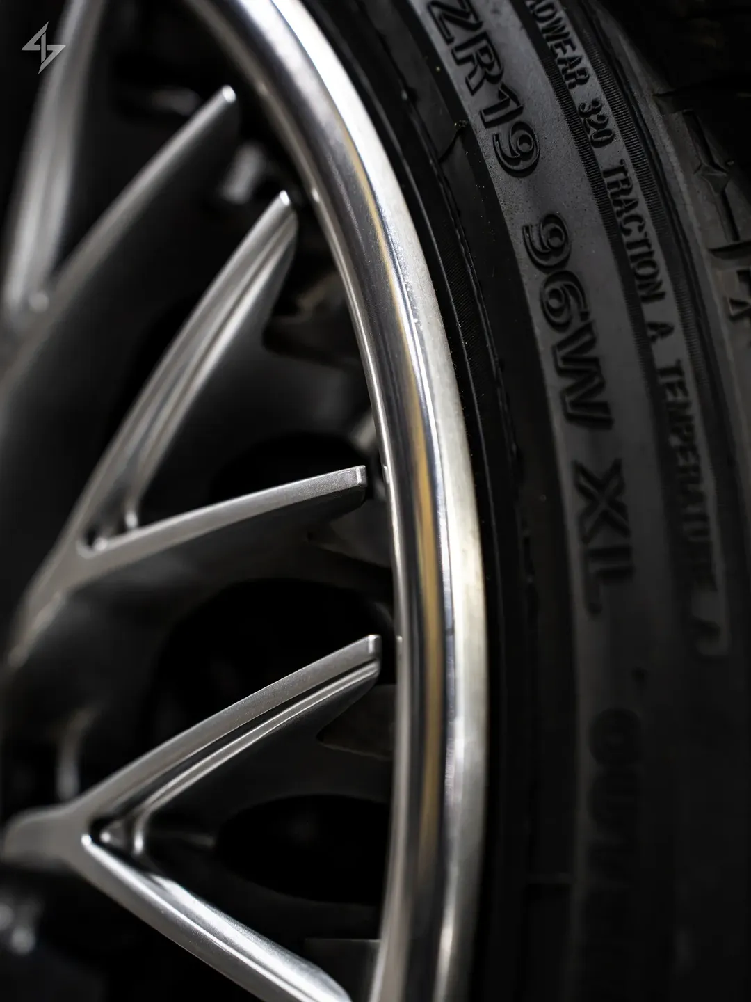 Roues Sentali Strada sur le véhicule d'un client