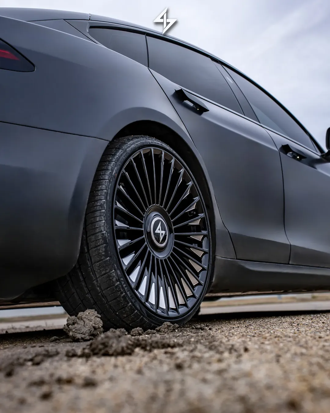 Roues Sentali Turbine sur le véhicule d'un client