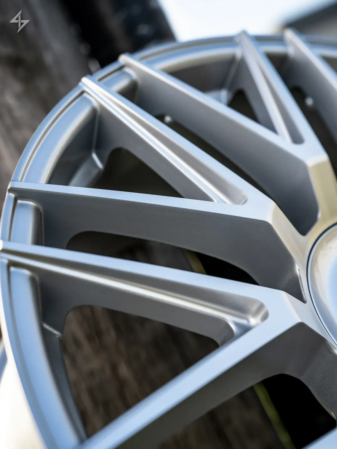 Roues Sentali Empire sur le véhicule d'un client