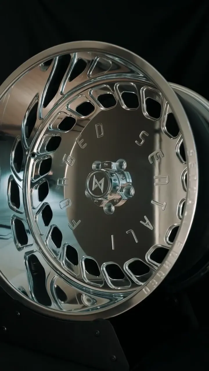 Sentali SF-4 forged flat-face wheel in polished finish